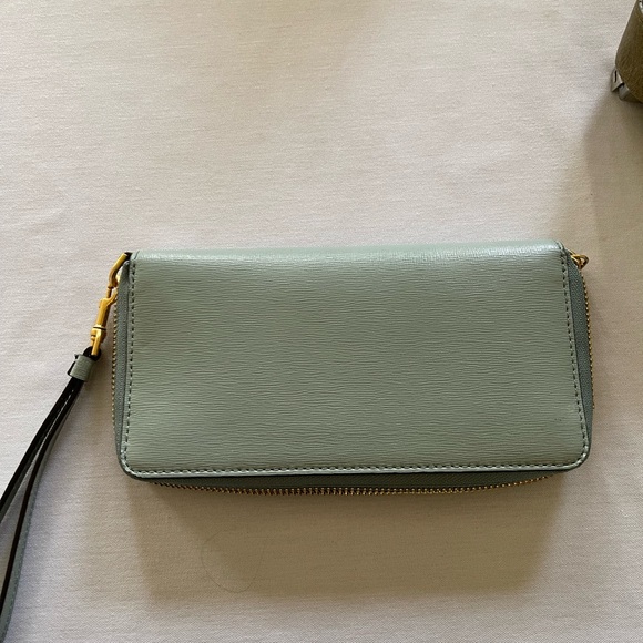 Tory Burch Green Wristlet Wallet - Picture 5 of 5
